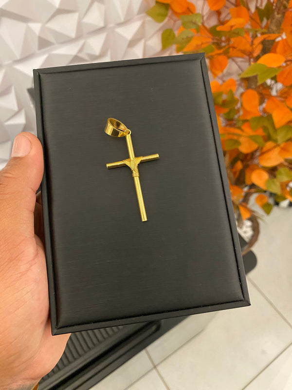 Pingente - Crucifixo com fio enrolado grande